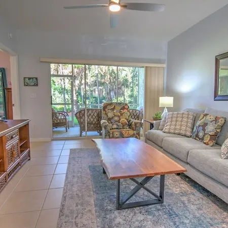 Coral Falls Of Lely W Tiki Huts & Heated Pool